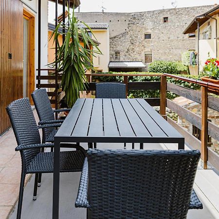 Cozy Castello Apartment Manerba del Garda Luaran gambar