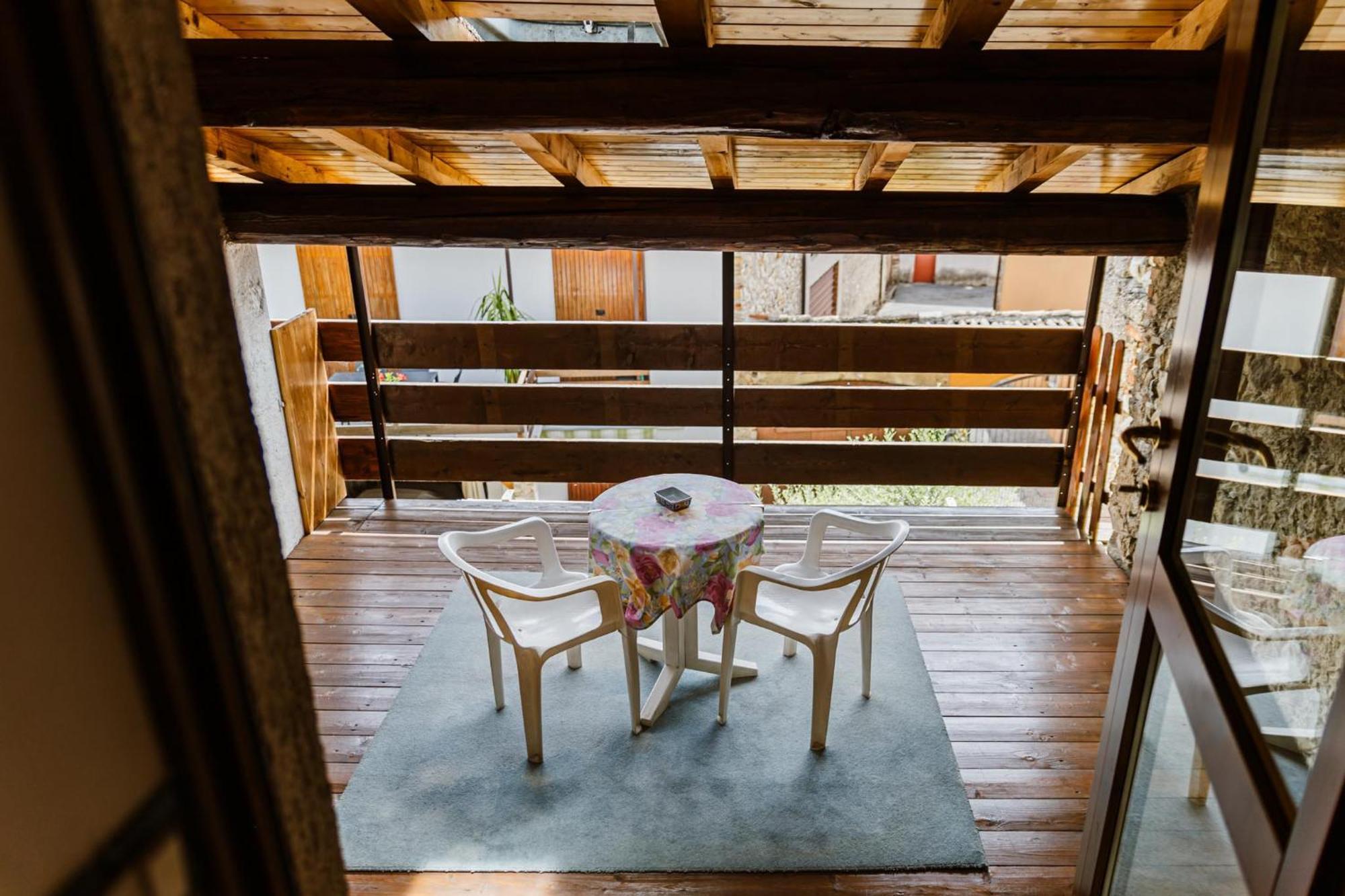 Cozy Castello Apartment Manerba del Garda Luaran gambar