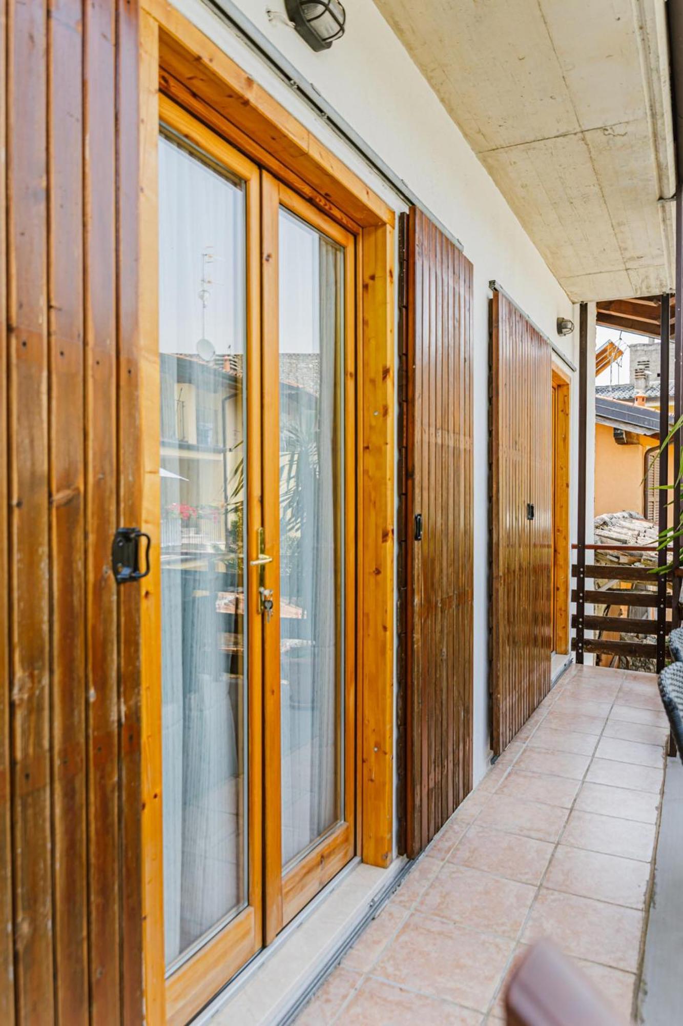 Cozy Castello Apartment Manerba del Garda Luaran gambar