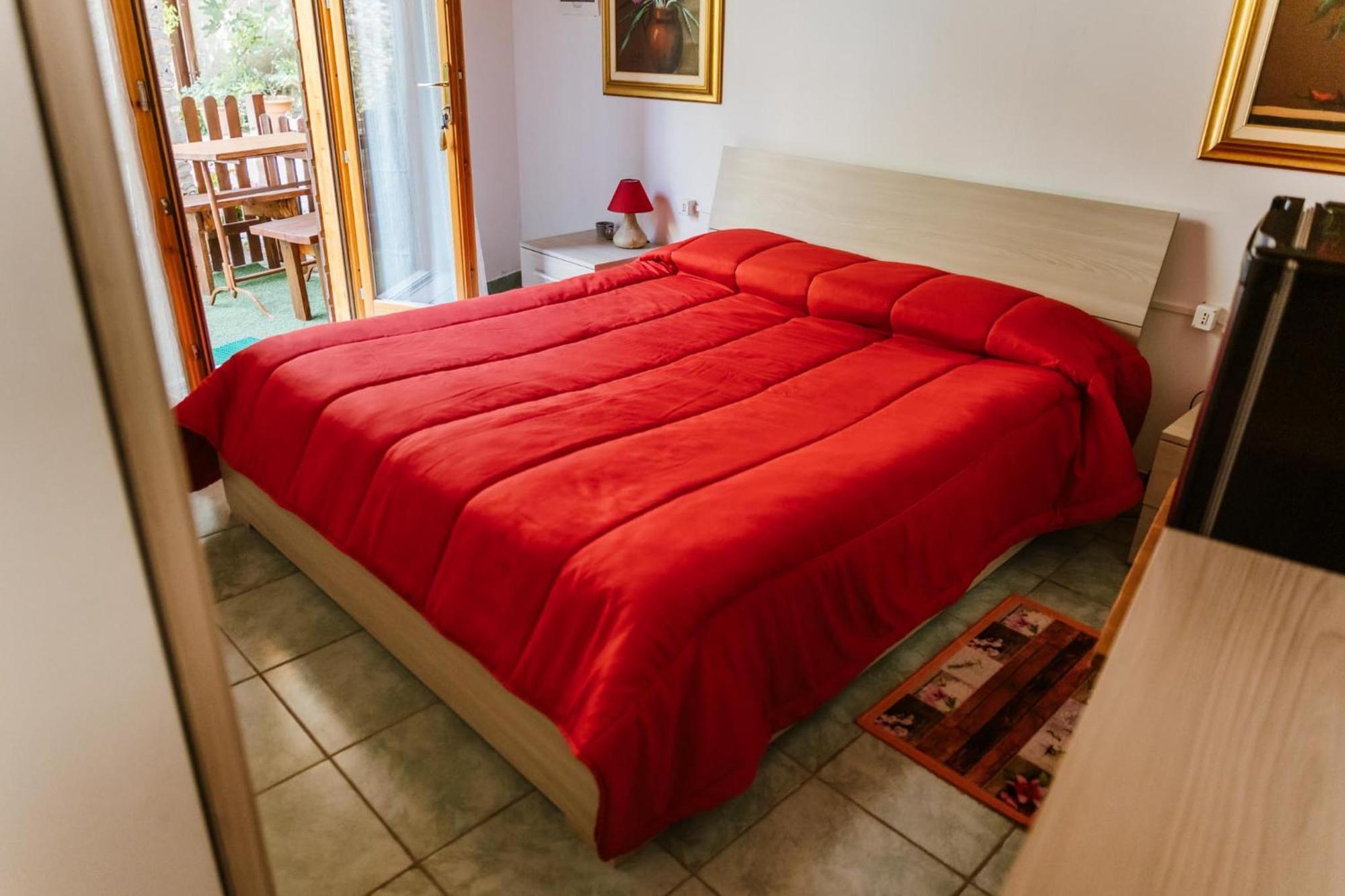 Cozy Castello Apartment Manerba del Garda Luaran gambar