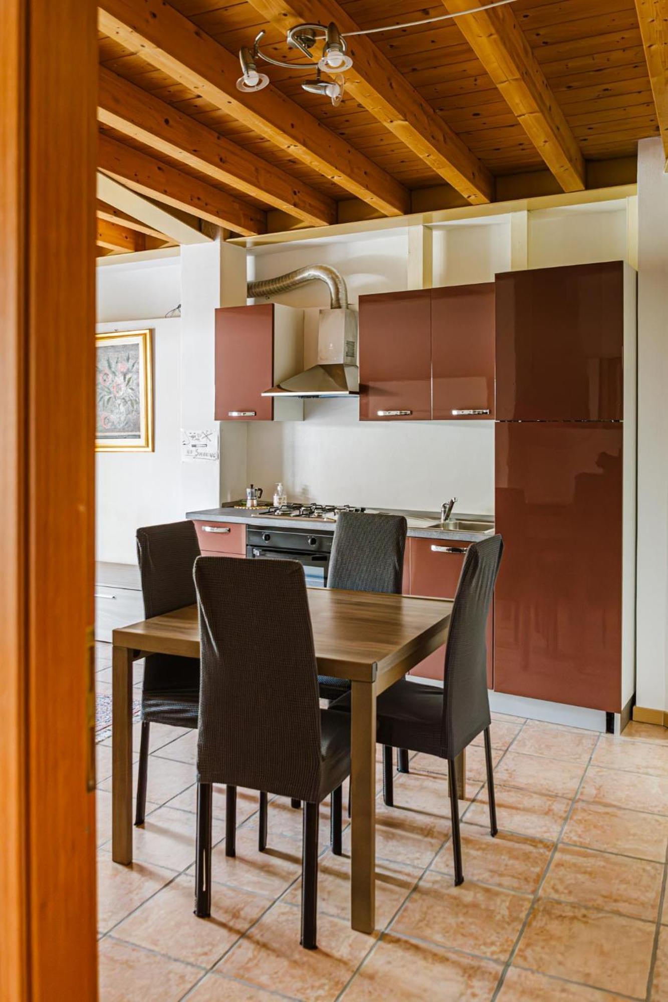Cozy Castello Apartment Manerba del Garda Luaran gambar