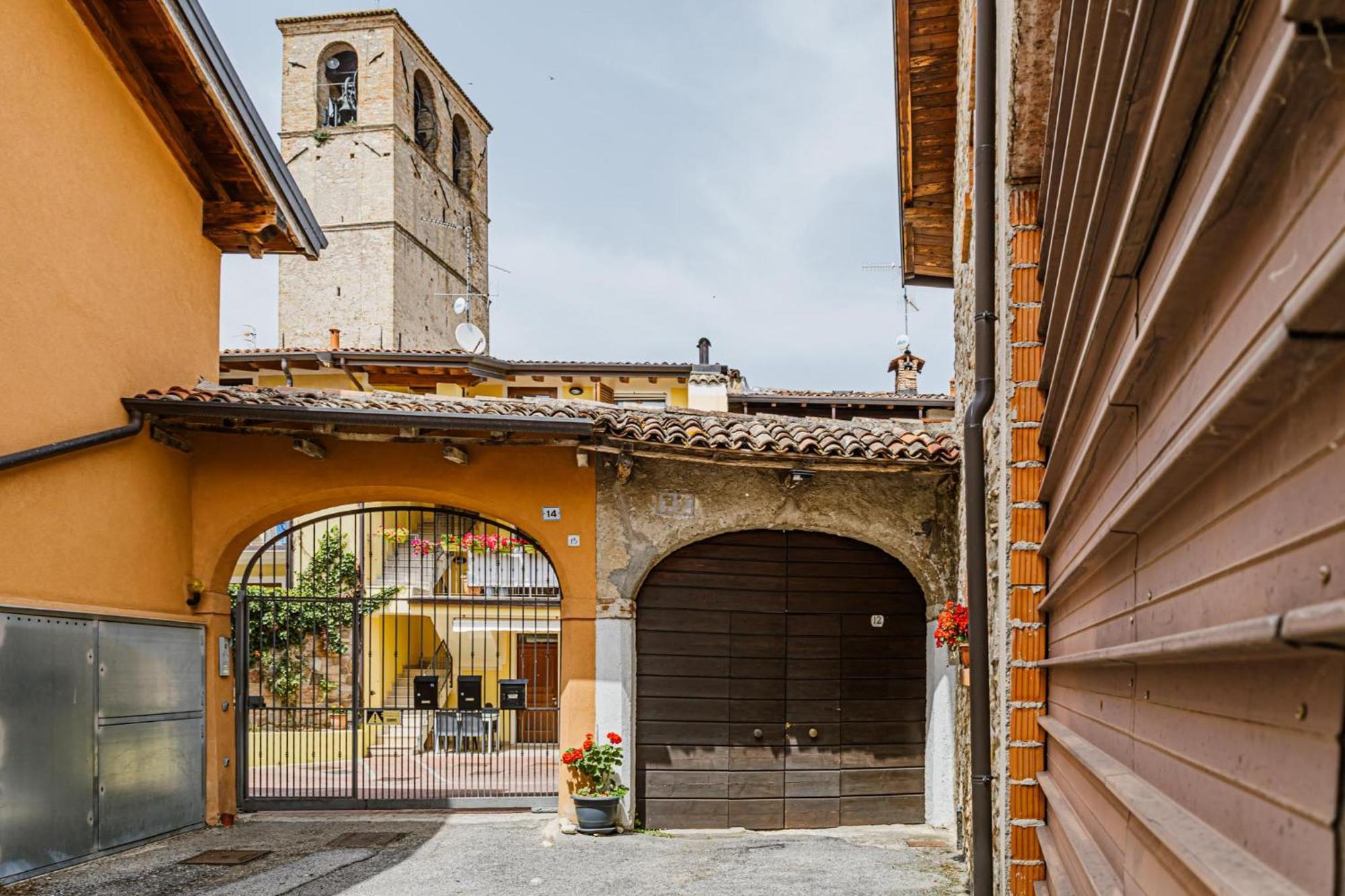 Cozy Castello Apartment Manerba del Garda Luaran gambar