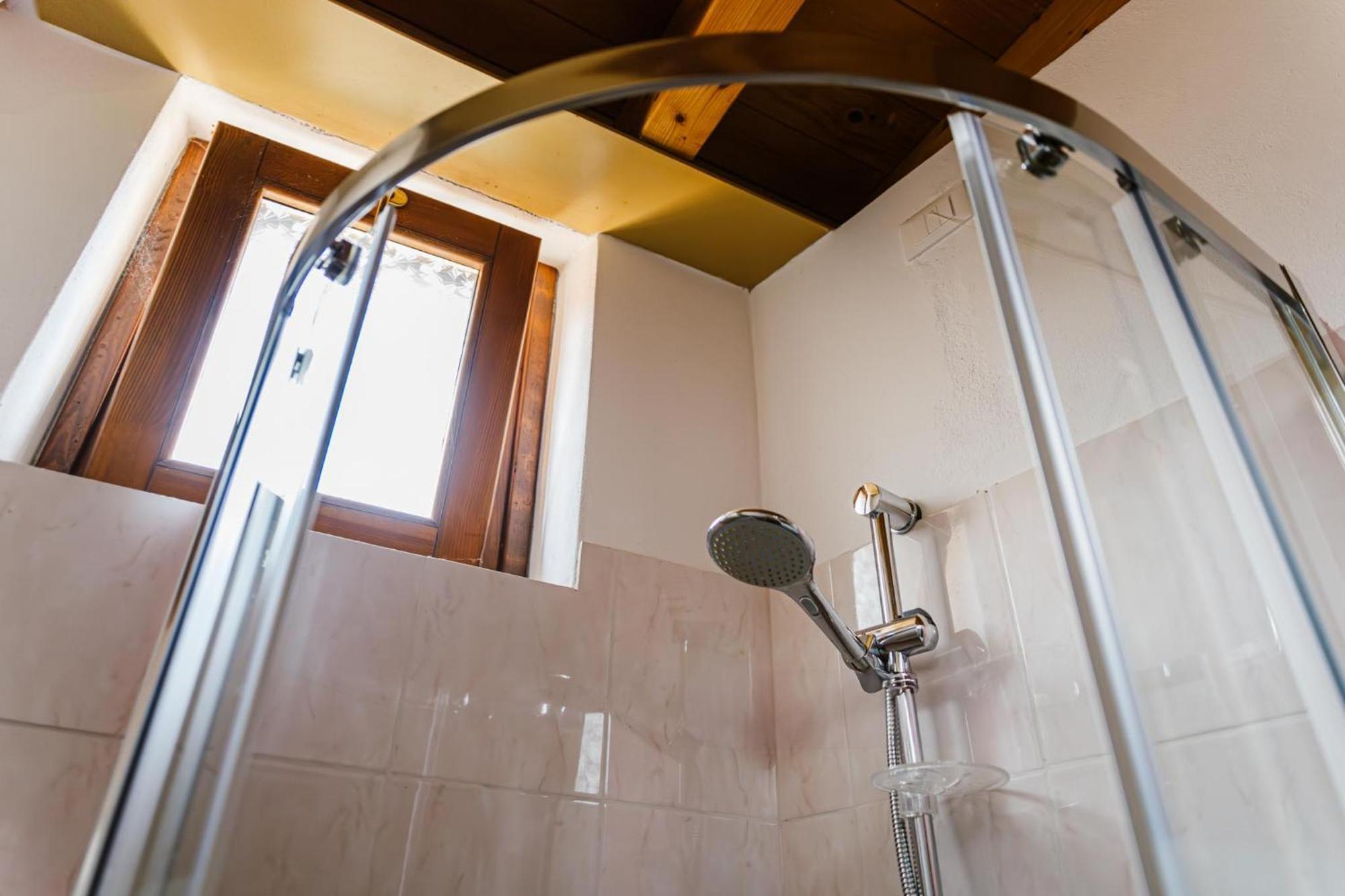 Cozy Castello Apartment Manerba del Garda Luaran gambar