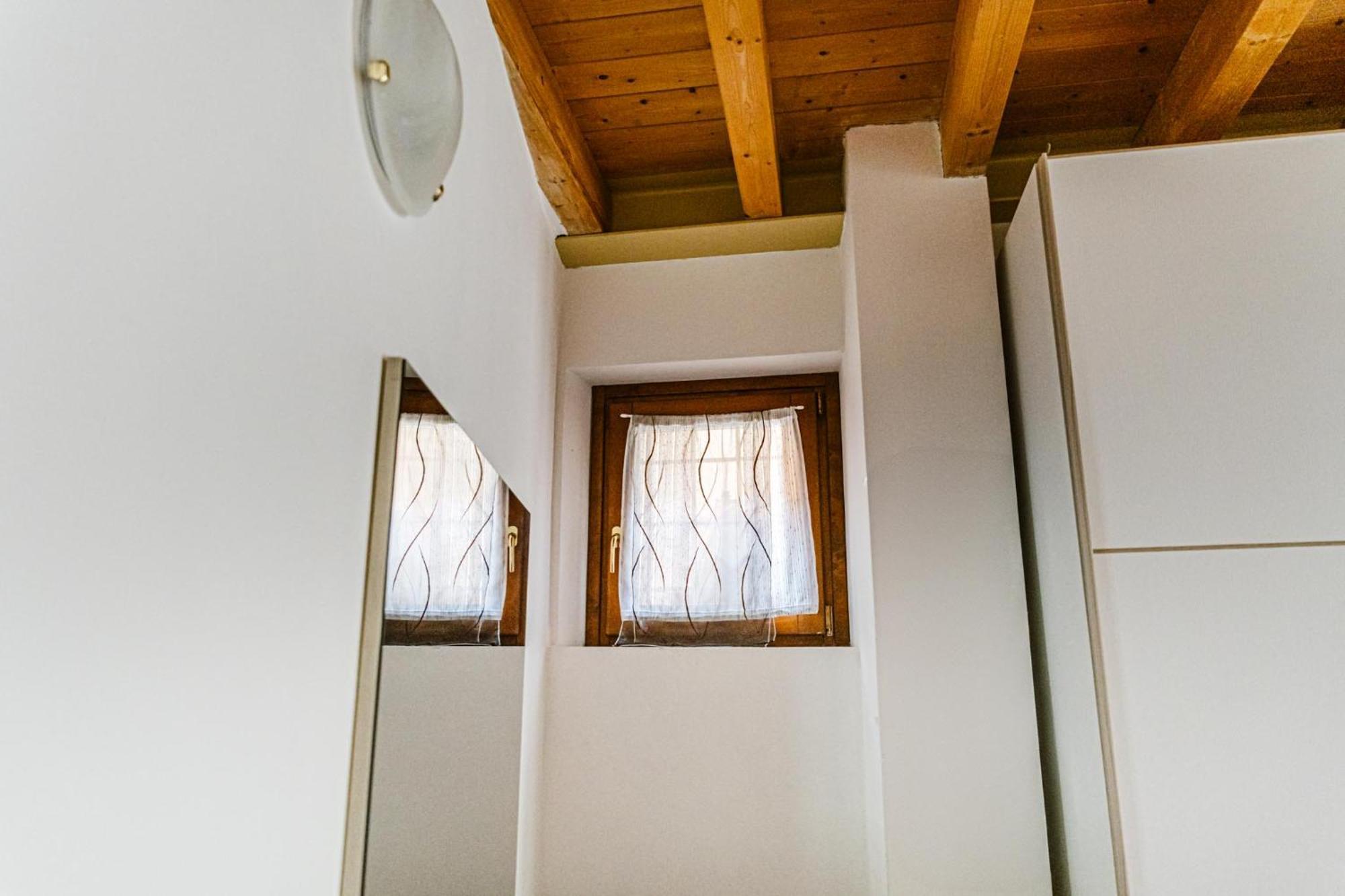 Cozy Castello Apartment Manerba del Garda Luaran gambar